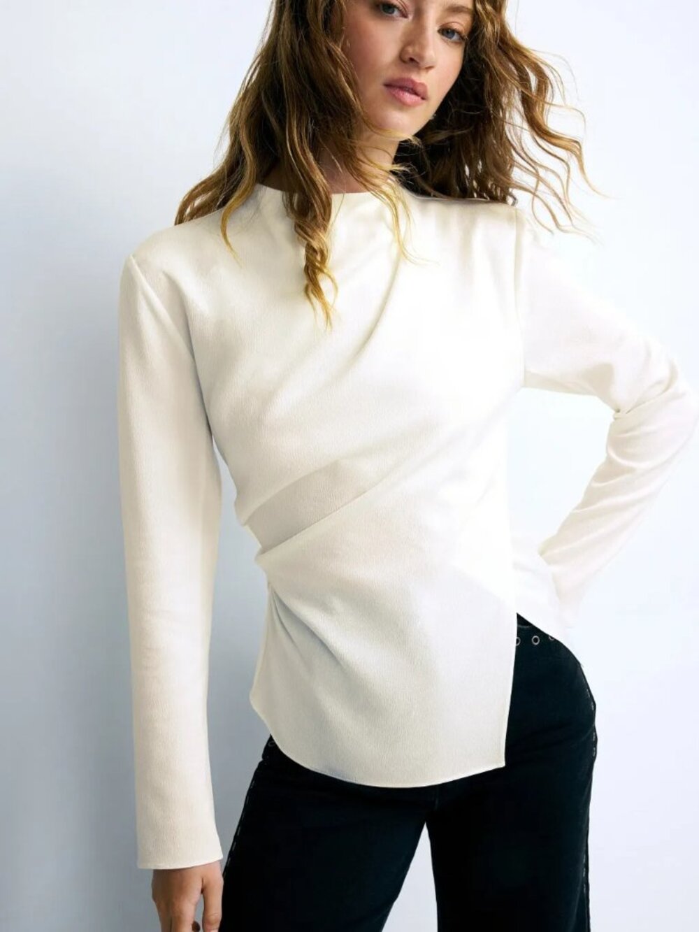 A.L.C Kay Top Off-White Top Crewneck Size 8 MSRP $375